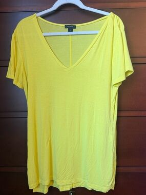 Halogen Bright Yellow V-Neck Short Sleeve Tee